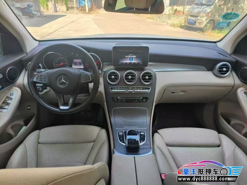 18年奔驰GLC轿车抵押车出售