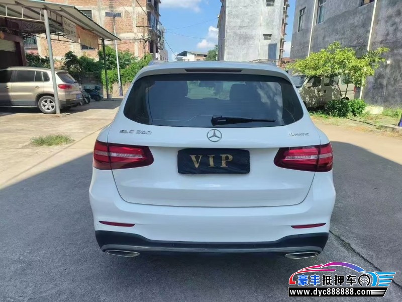 18年奔驰GLC轿车抵押车出售