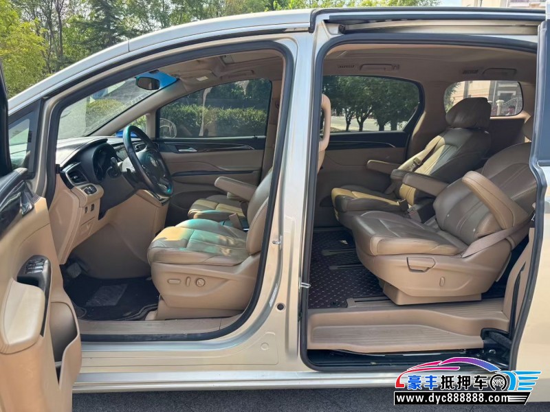 19年别克GL8轿车抵押车出售