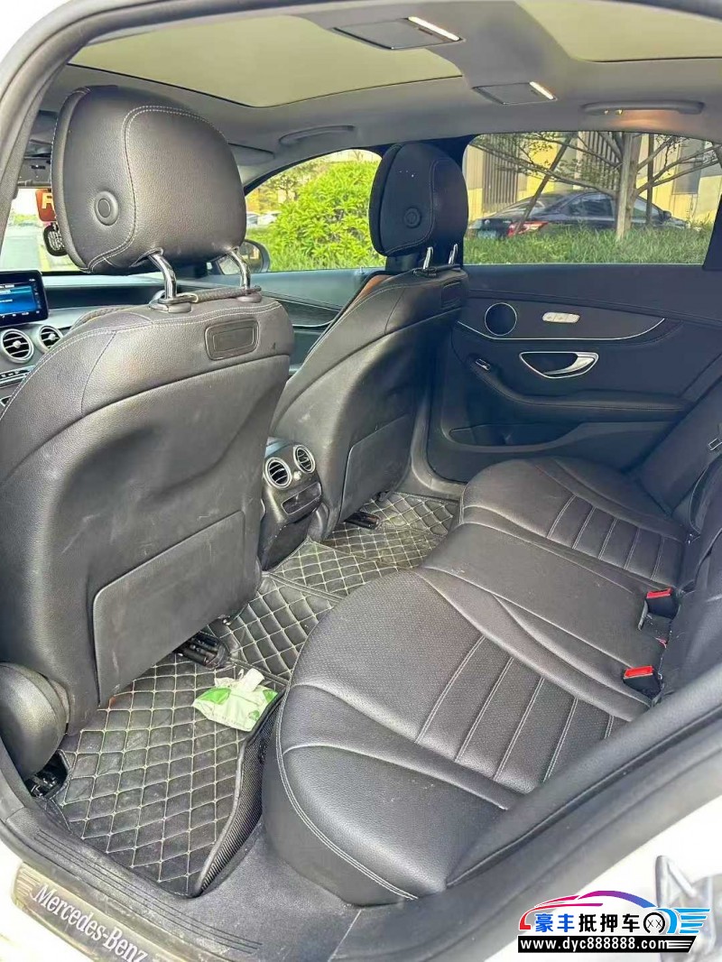 19年奔驰C轿车抵押车出售