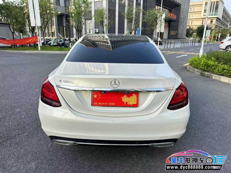 19年奔驰C轿车抵押车出售