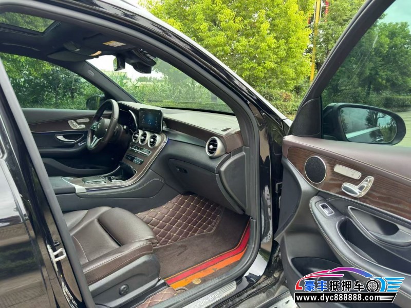 20年奔驰GLC轿车抵押车出售