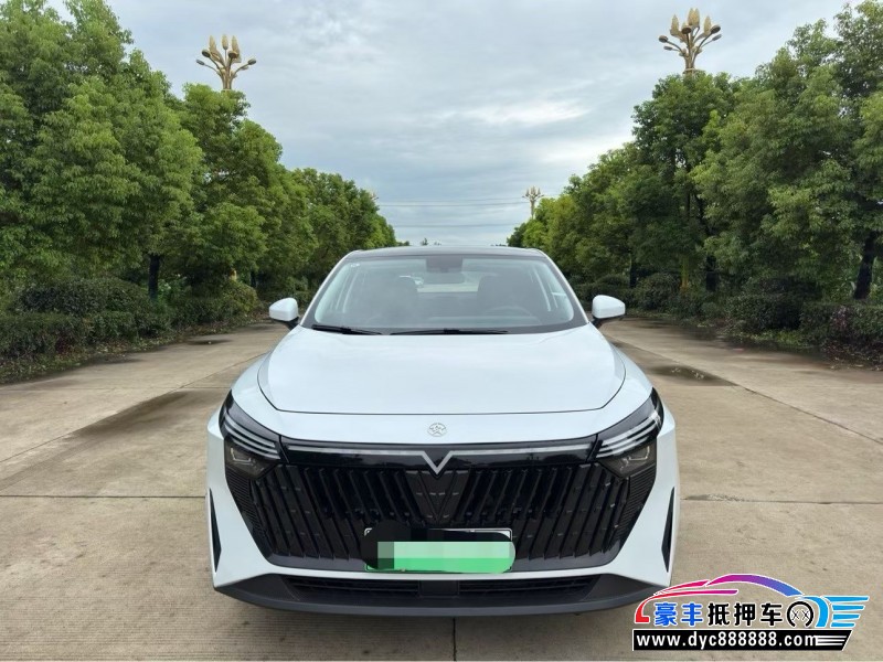 25年启辰大V轿车抵押车出售