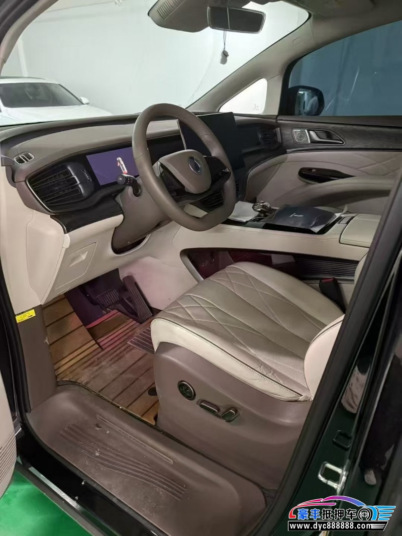 23年腾势D9轿车抵押车出售