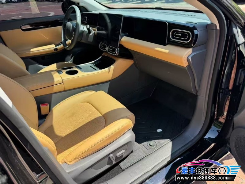 25年零跑c01轿车抵押车出售