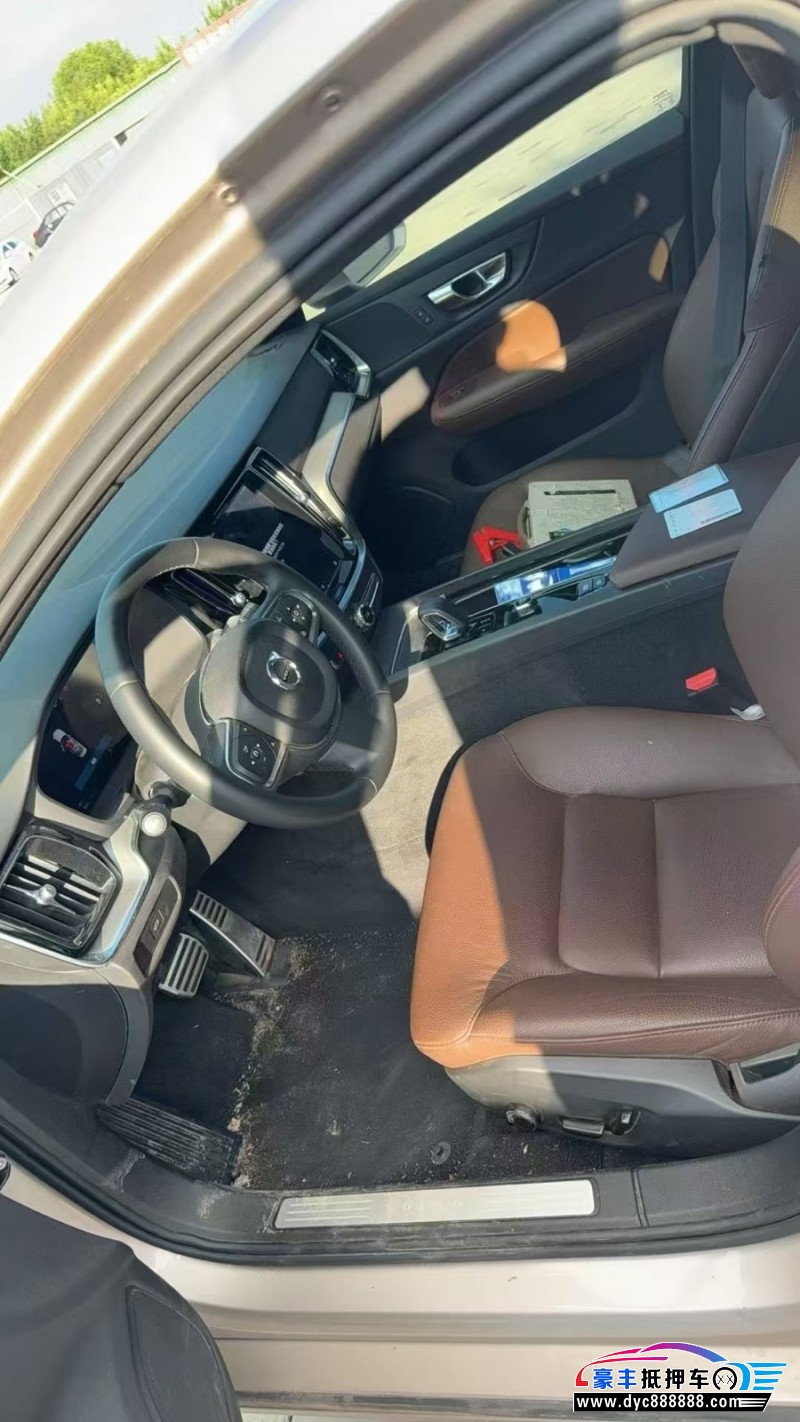 22年沃尔沃S60轿车抵押车出售