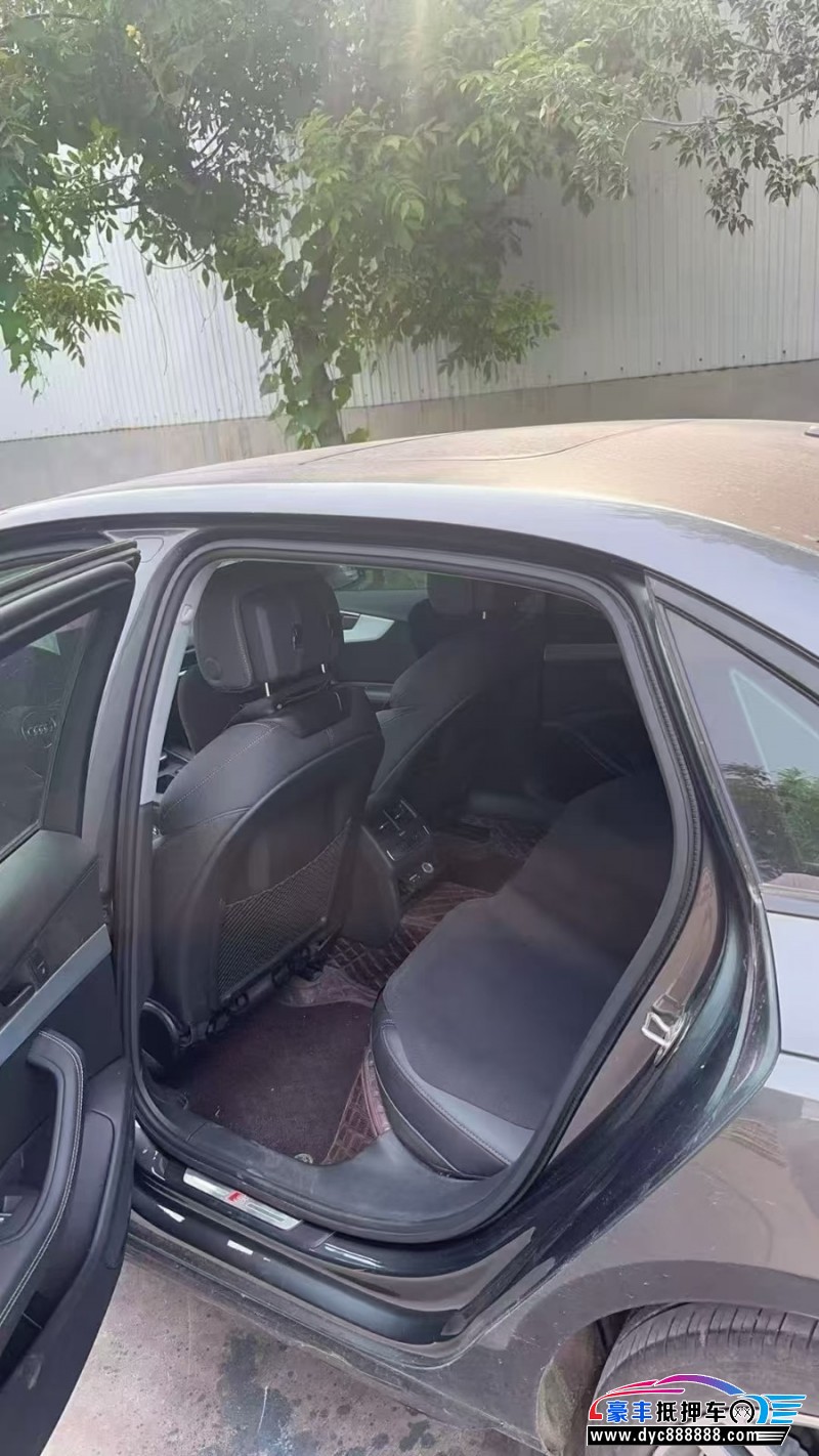 22年奥迪A4L轿车抵押车出售