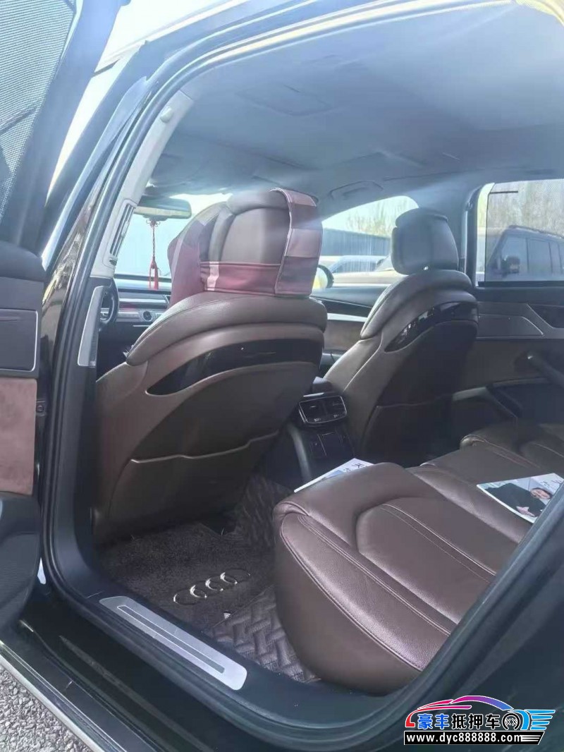 14年奥迪A8轿车抵押车出售