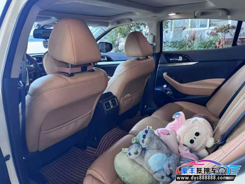 16年日产西玛轿车抵押车出售