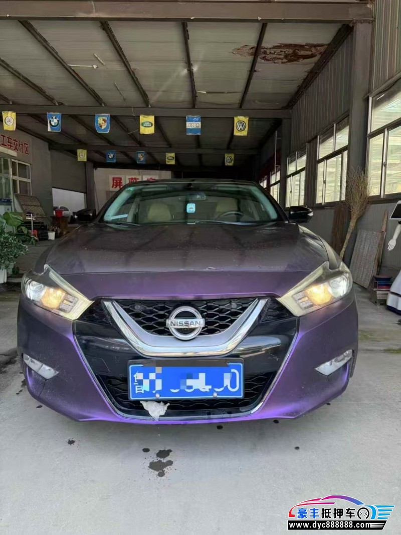 16年日产西玛轿车抵押车出售