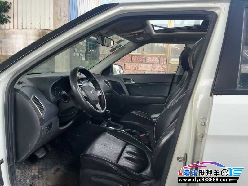 15年现代ix25轿车抵押车出售