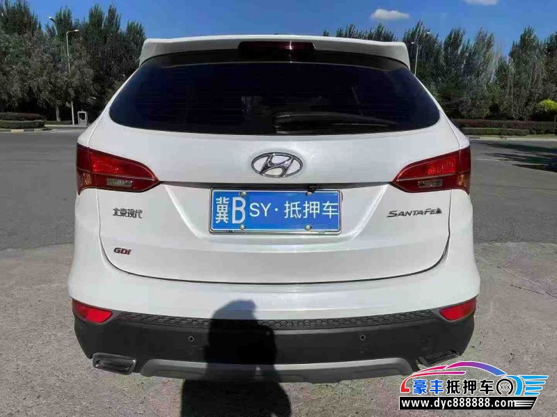 14年现代新胜达轿车抵押车出售