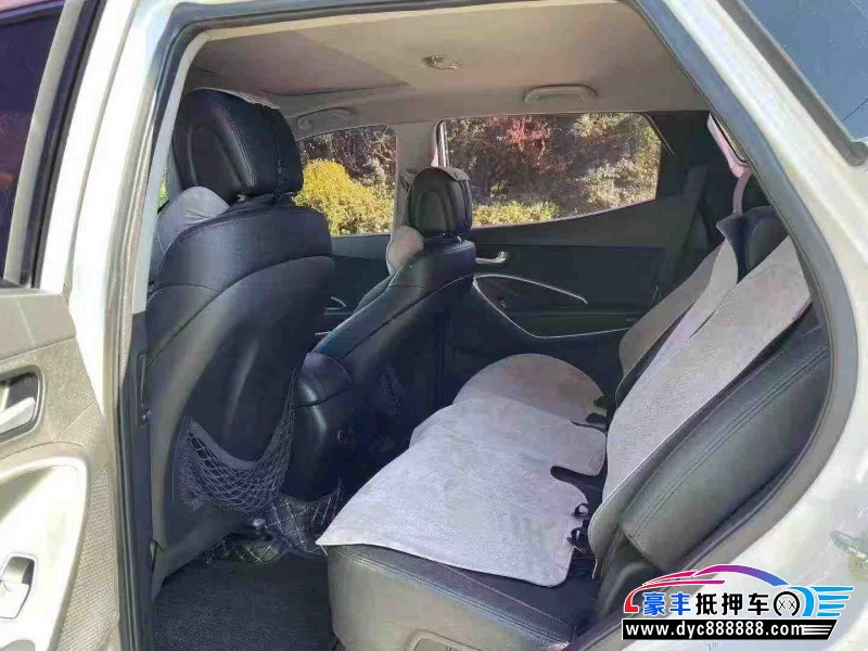 14年现代新胜达轿车抵押车出售