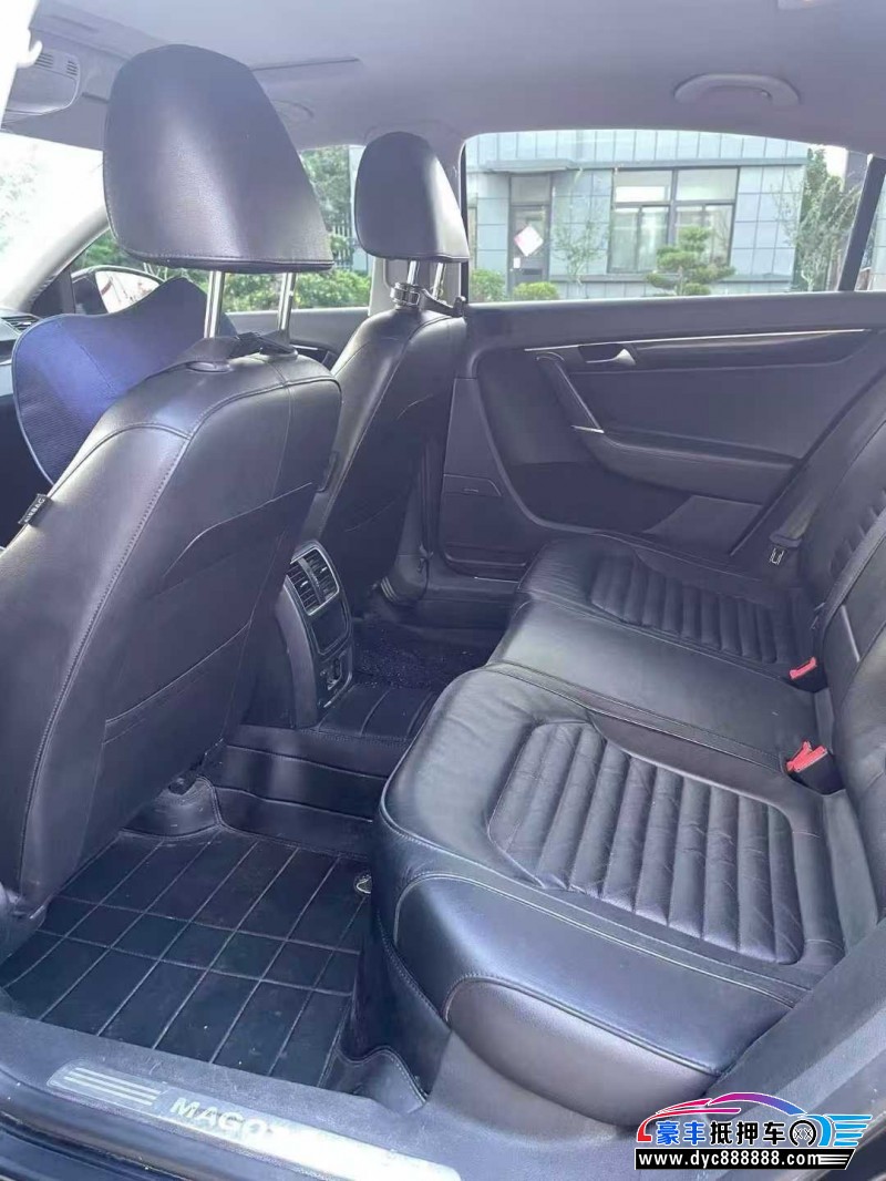 13年大众迈腾轿车抵押车出售