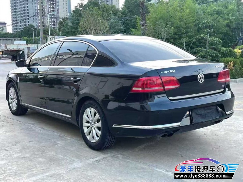 13年大众迈腾轿车抵押车出售