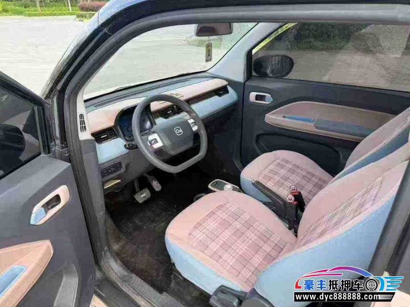 23年奇瑞冰淇淋轿车抵押车出售