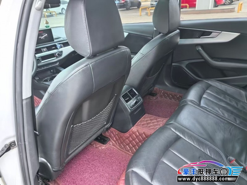 17年奥迪A4L轿车抵押车出售