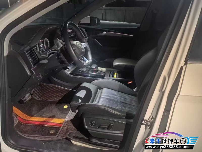 22年奥迪Q5轿车抵押车出售
