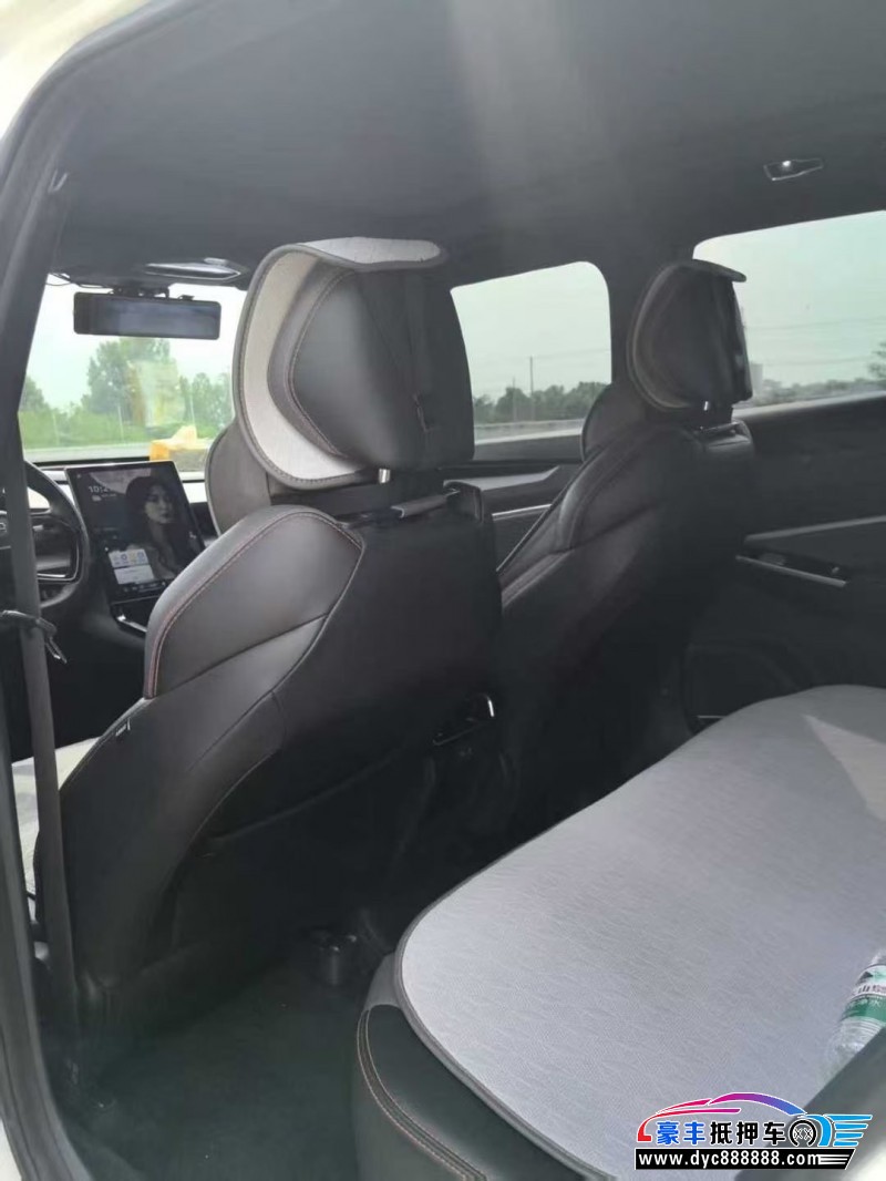 23年吉利博越轿车抵押车出售