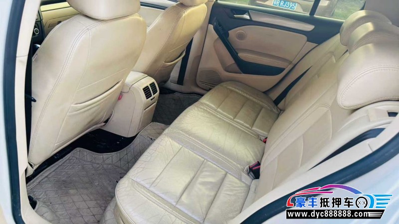 14年大众高尔夫轿车抵押车出售