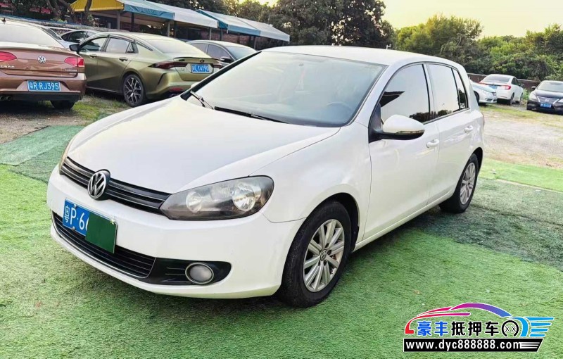 14年大众高尔夫轿车抵押车出售