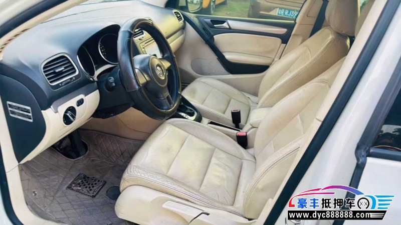 14年大众高尔夫轿车抵押车出售