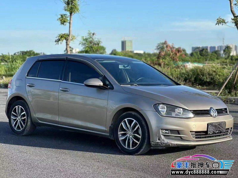 14年大众高尔夫轿车抵押车出售