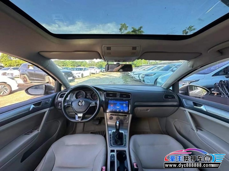 14年大众高尔夫轿车抵押车出售