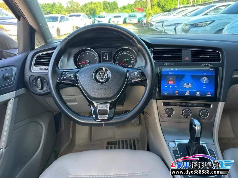 14年大众高尔夫轿车抵押车出售