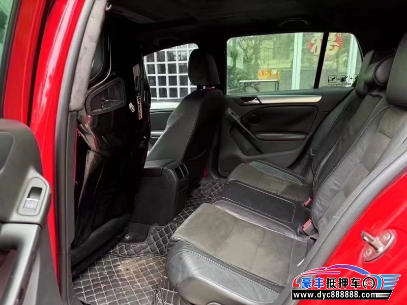 13年大众高尔夫轿车抵押车出售