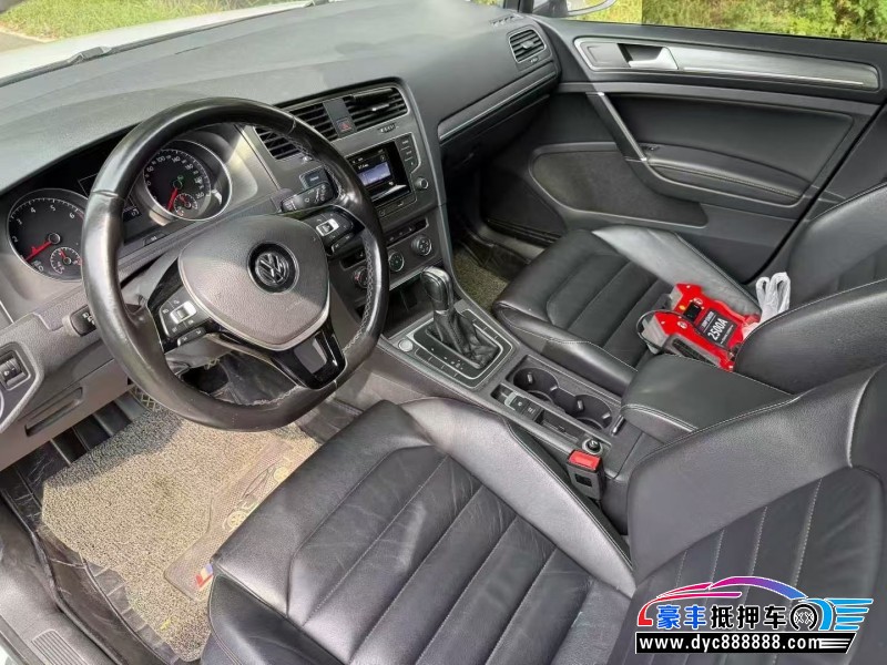 16年大众高尔夫轿车抵押车出售