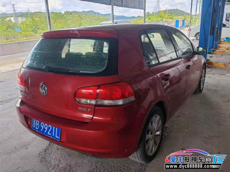 12年大众高尔夫轿车抵押车出售
