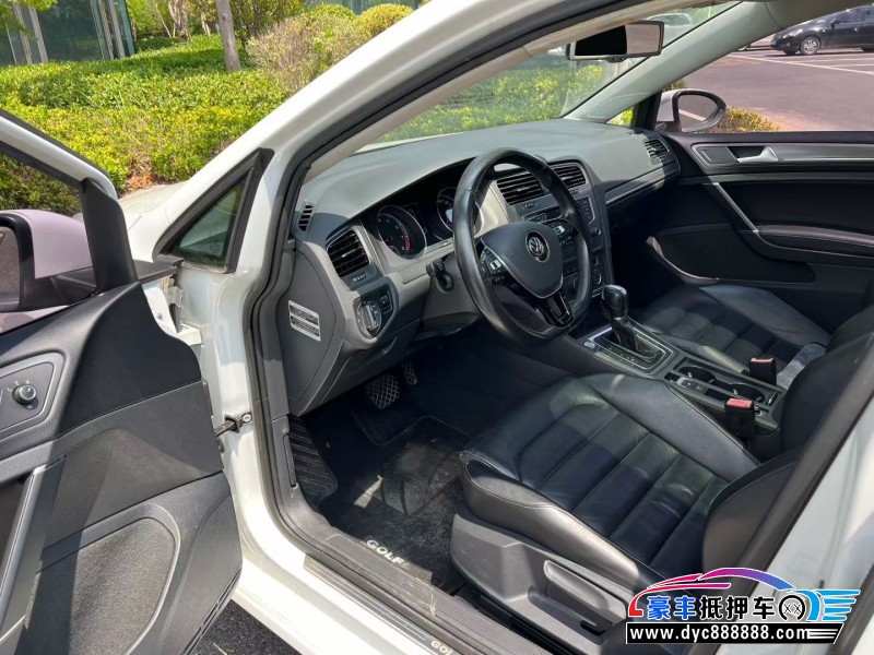 16年大众高尔夫轿车抵押车出售