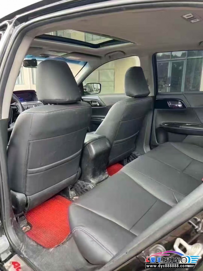 17年本田雅阁轿车抵押车出售