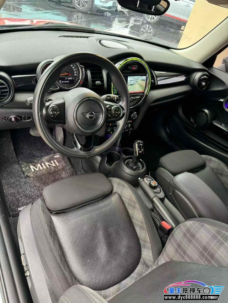 19年宝马MINISUV抵押车出售