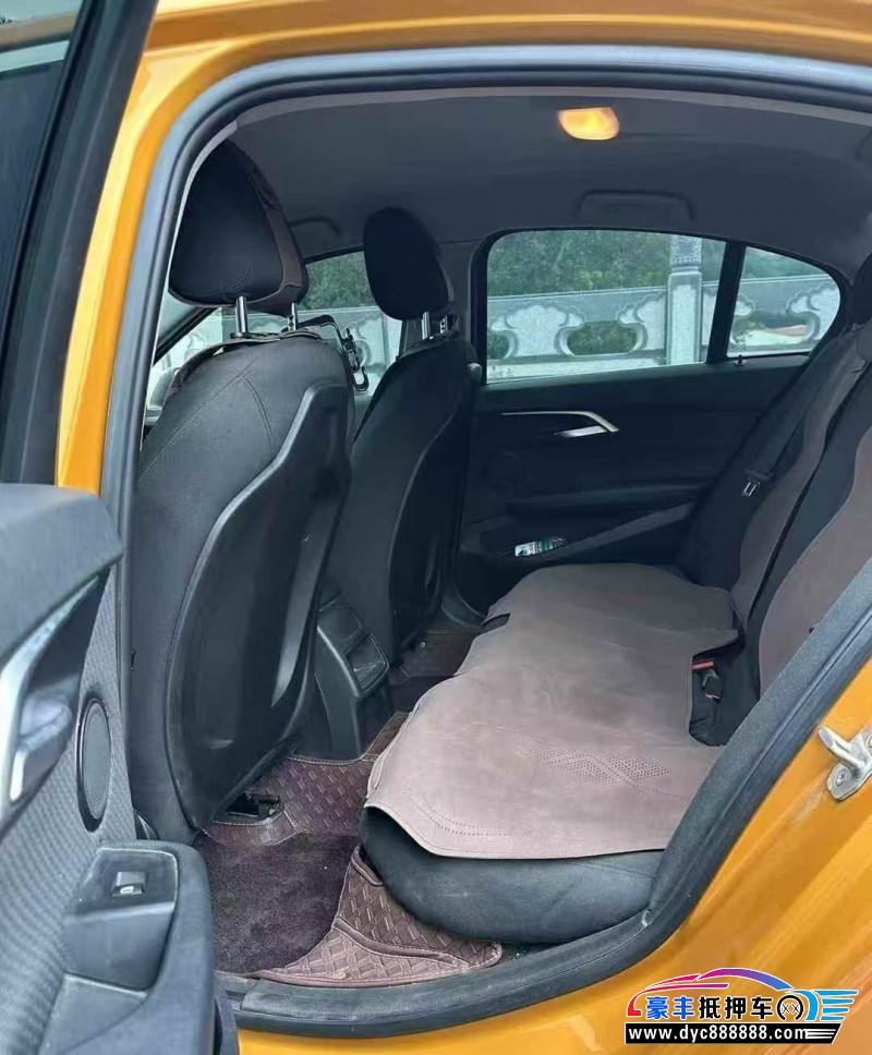 17年宝马1系轿车抵押车出售