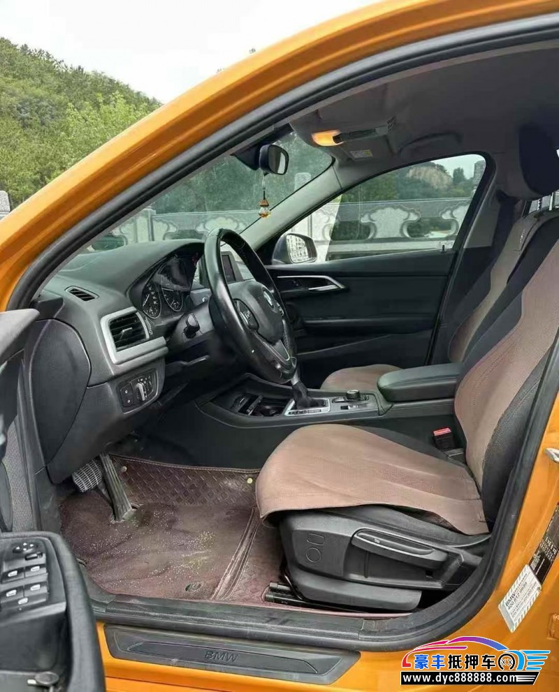 17年宝马1系轿车抵押车出售