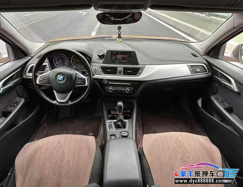 17年宝马1系轿车抵押车出售