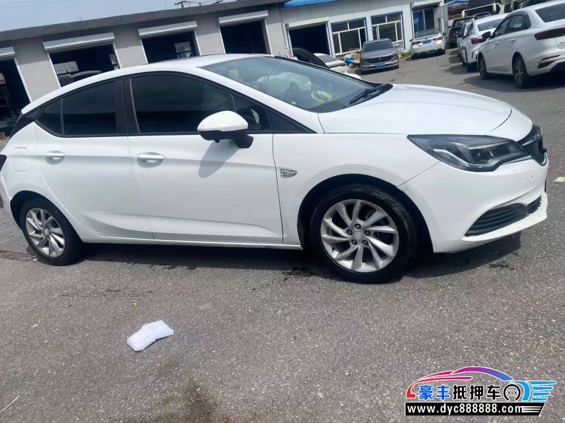 18年别克威朗轿车抵押车出售