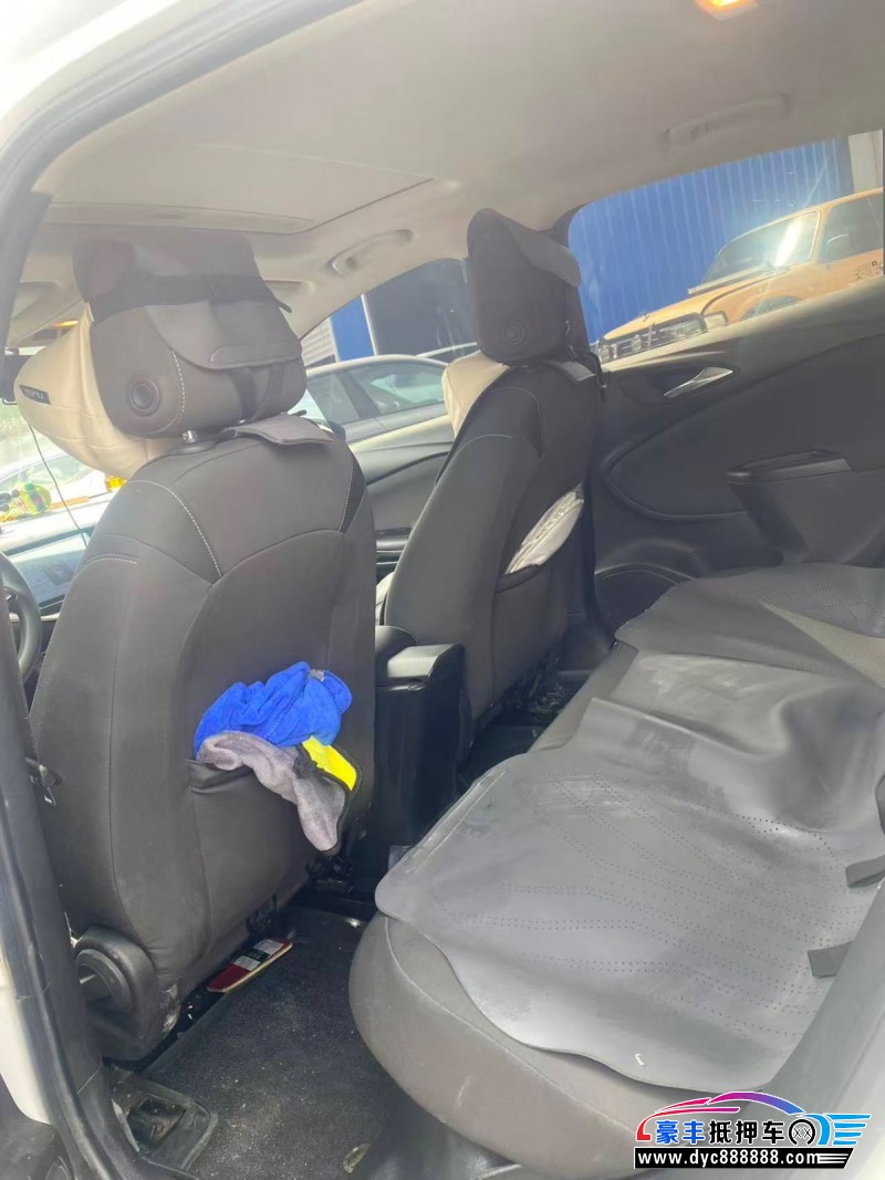 18年别克威朗轿车抵押车出售