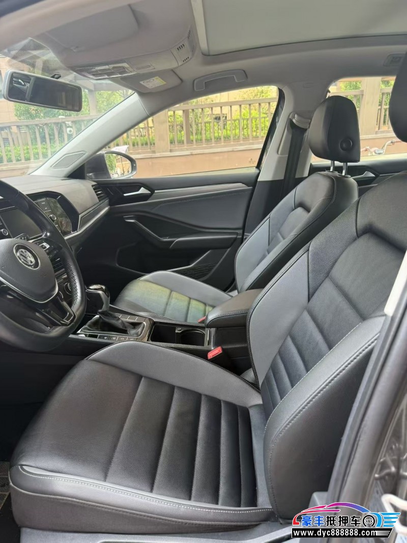 19年大众速腾轿车抵押车出售