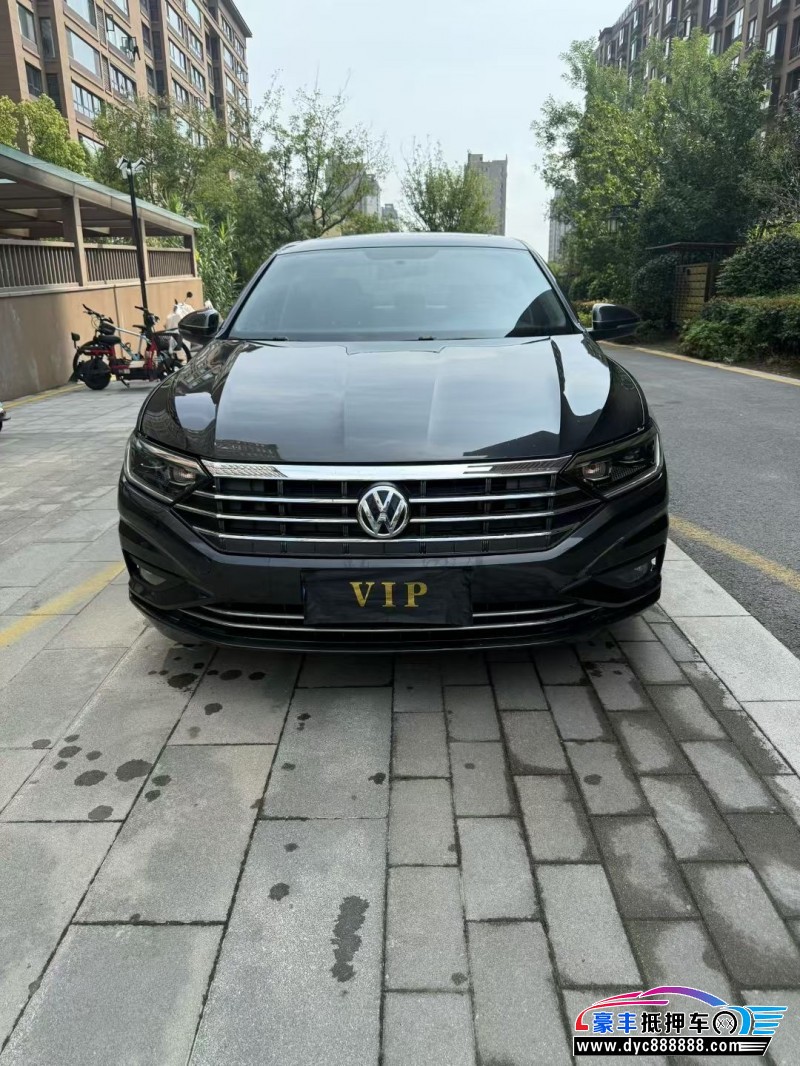 19年大众速腾轿车抵押车出售