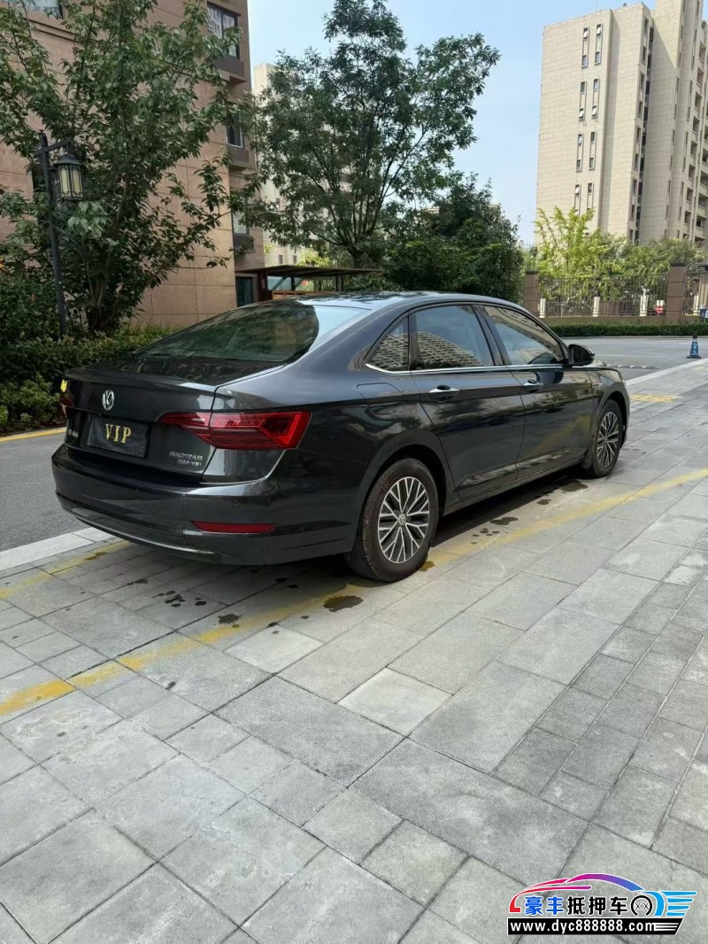 19年大众速腾轿车抵押车出售