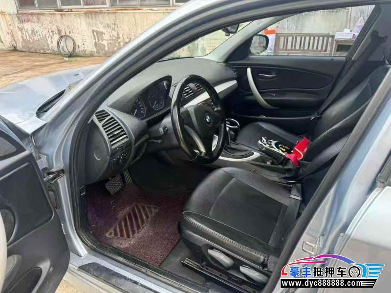 11年宝马1系轿车抵押车出售