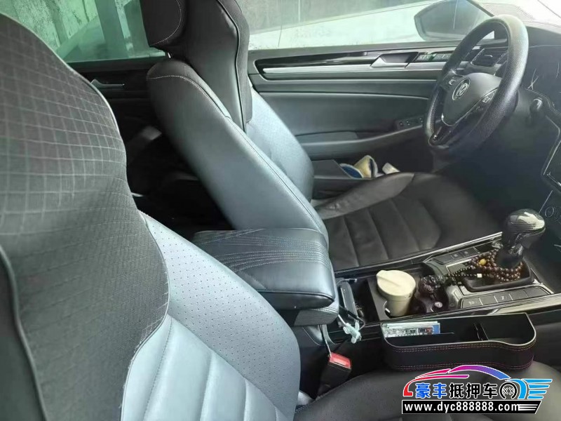 21年大众辉昂轿车抵押车出售