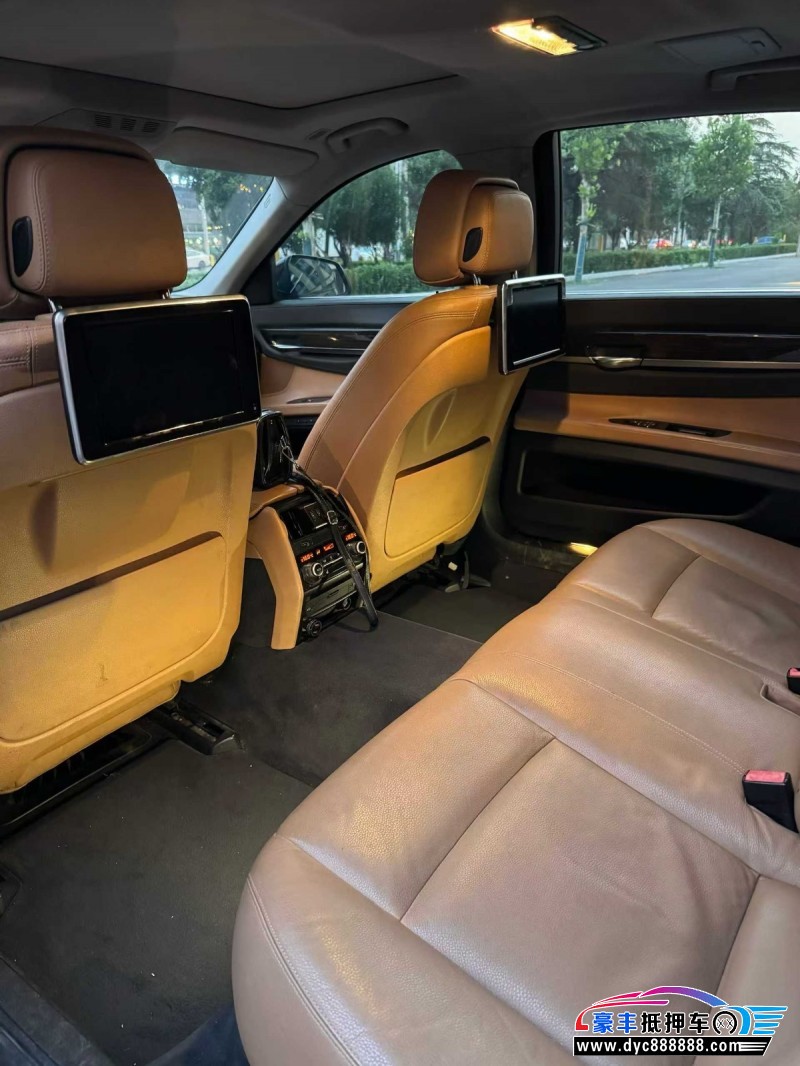 15年宝马7系轿车抵押车出售