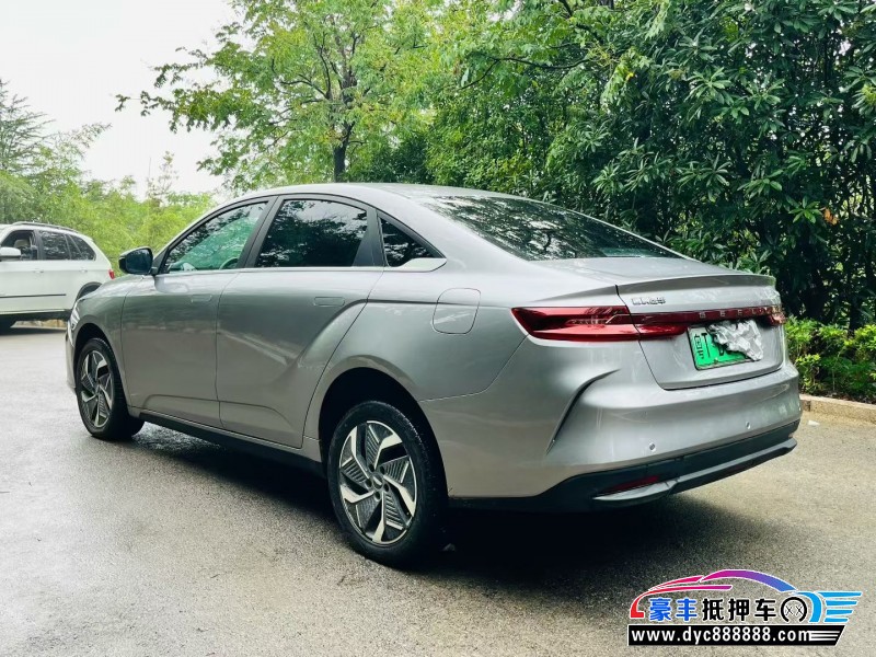 24年吉利几何轿车抵押车出售