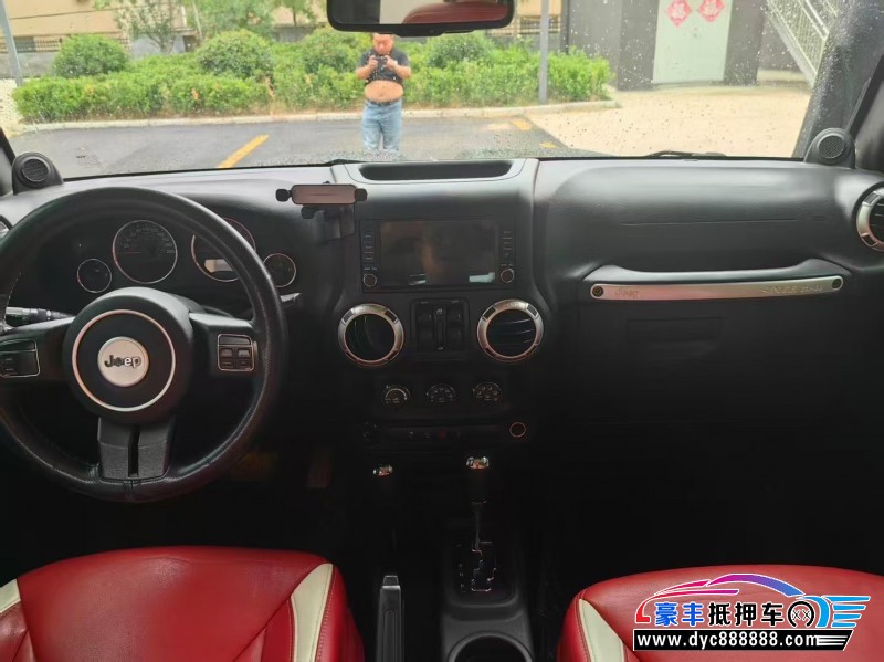 14年Jeep牧马人轿车抵押车出售