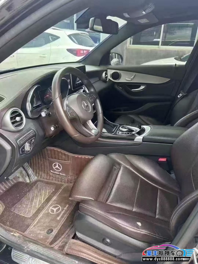19年奔驰GLC轿车抵押车出售