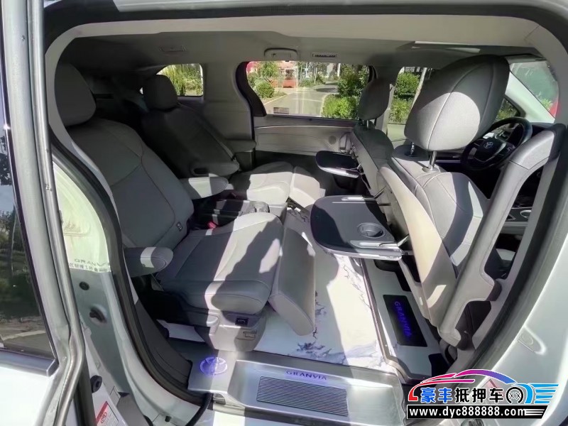 23年丰田格瑞维亚轿车抵押车出售